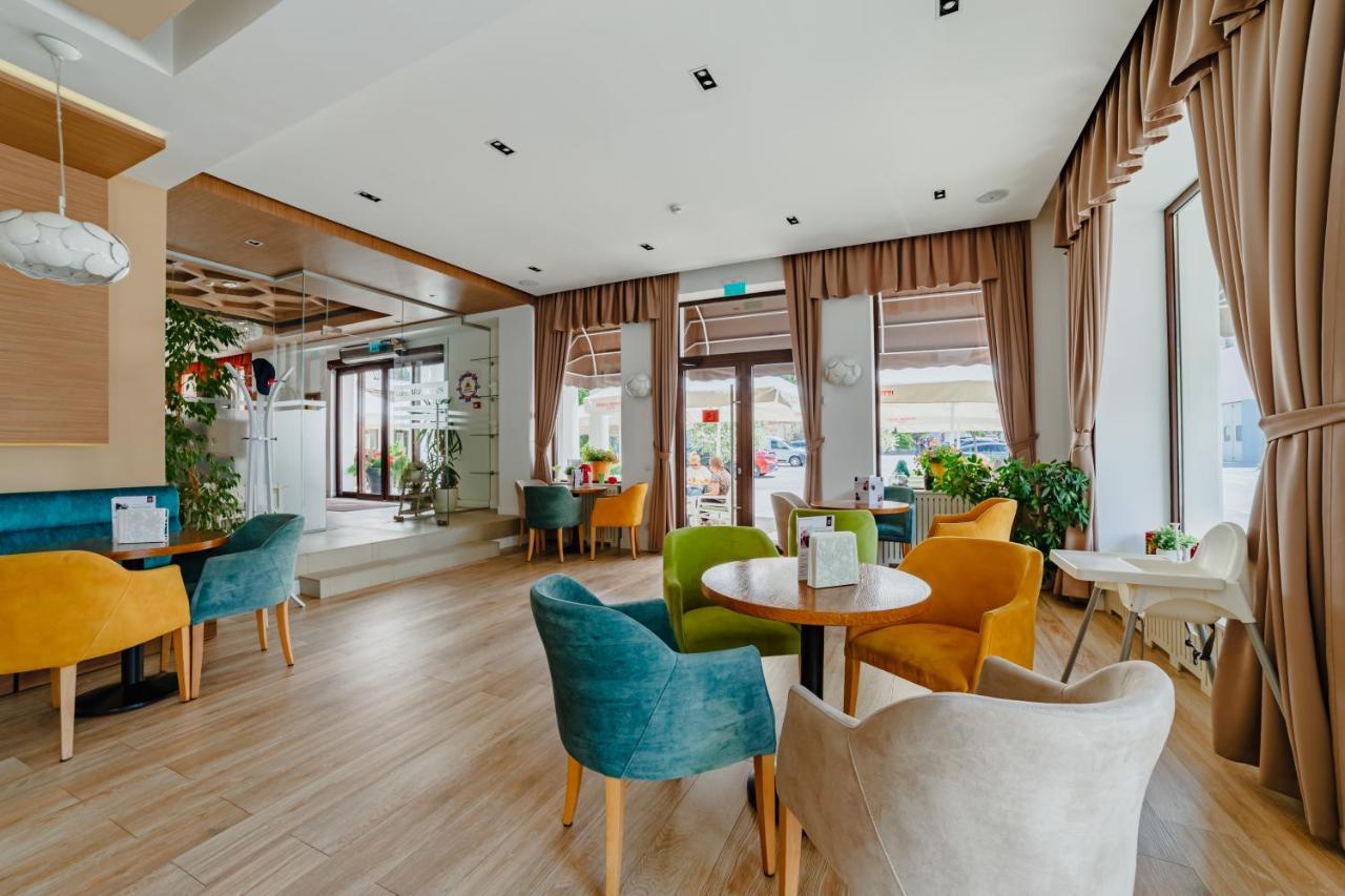 Radsor Hotel Râşnov Exterior photo