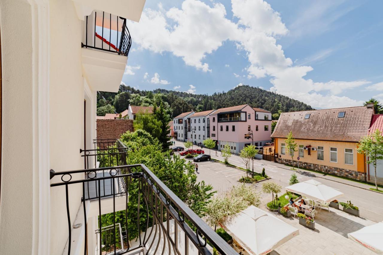 Radsor Hotel Râşnov Exterior photo