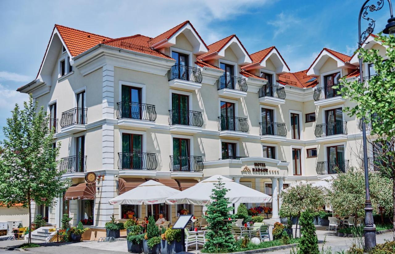 Radsor Hotel Râşnov Exterior photo