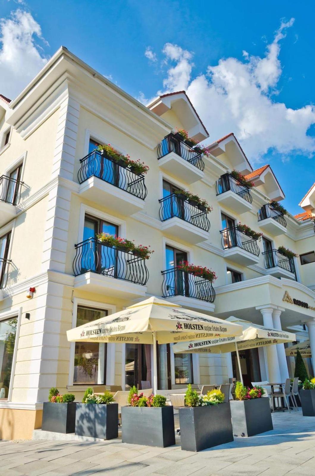 Radsor Hotel Râşnov Exterior photo