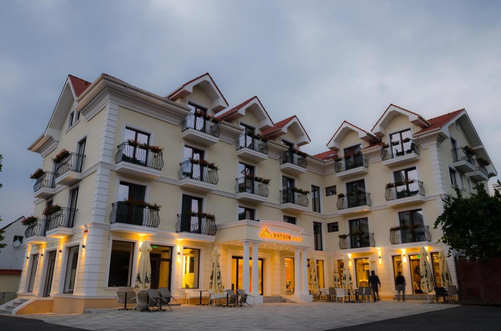 Radsor Hotel Râşnov Exterior photo