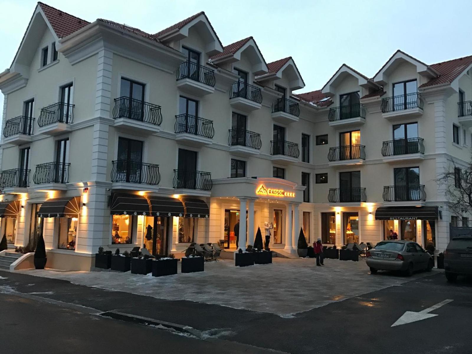 Radsor Hotel Râşnov Exterior photo