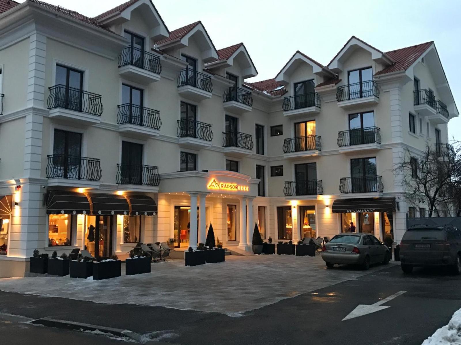 Radsor Hotel Râşnov Exterior photo