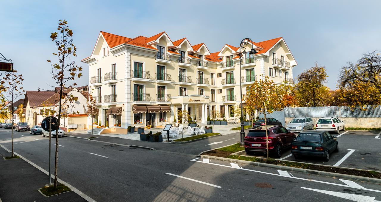 Radsor Hotel Râşnov Exterior photo